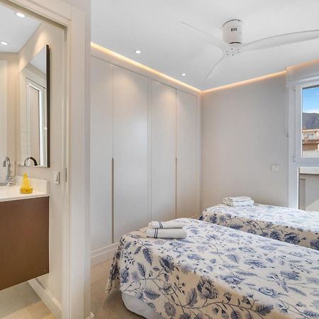 Elegant Marbella Beachside Exterior photo