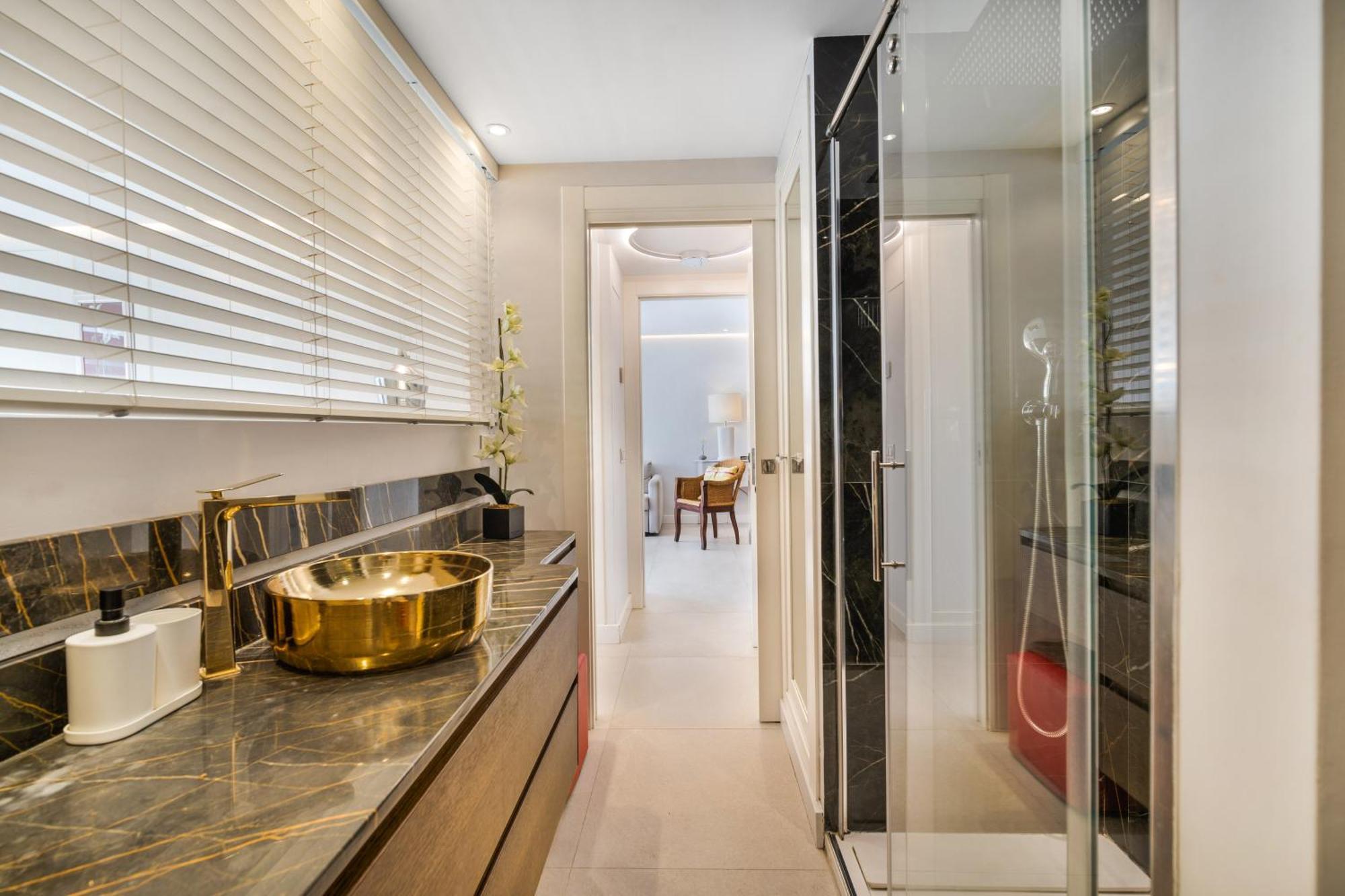 Elegant Marbella Beachside Exterior photo